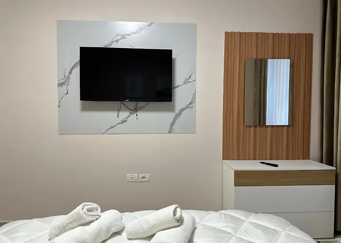 Lägenhet Cozy And Modern 1br With Full Kitchen Tirana