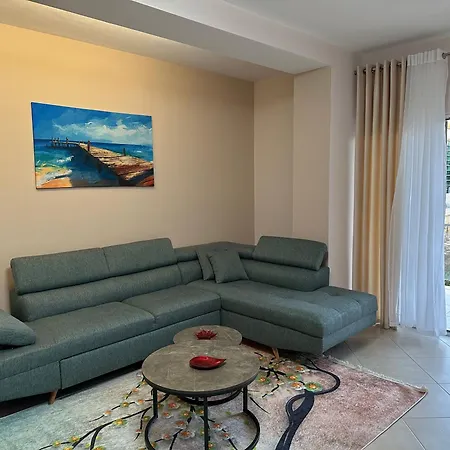 Cozy And Modern 1br With Full Kitchen דירה טיראנה